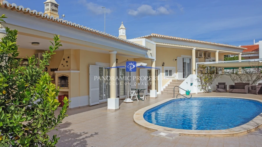 Moradia T4 para Venda em Lagos (São Sebastião e Santa Maria)