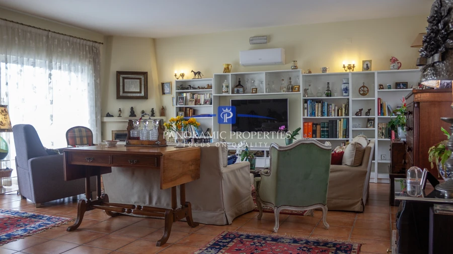 Moradia T4 para Venda em Lagos (São Sebastião e Santa Maria) Foto 3