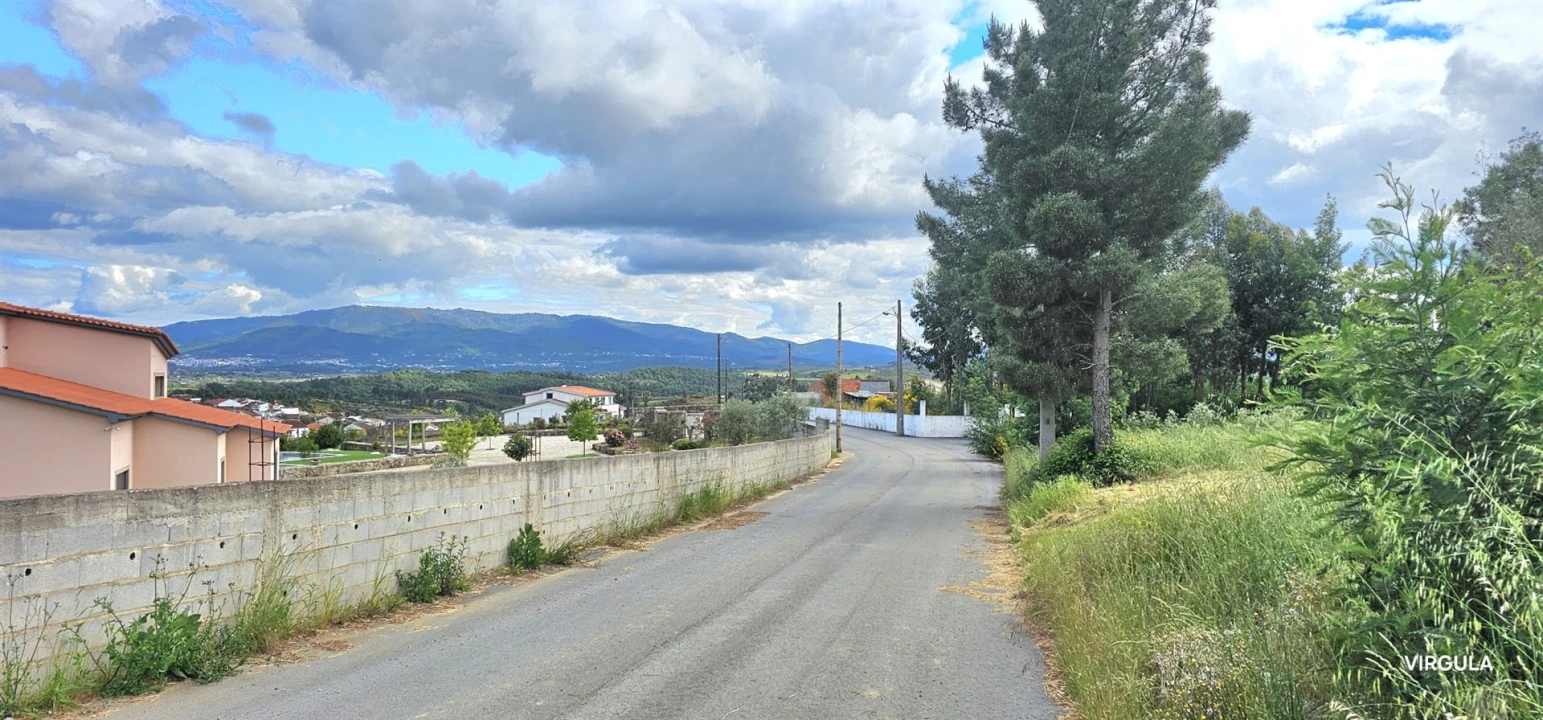 Moradia T1 para Venda em Peso e Vales do Rio Foto 6