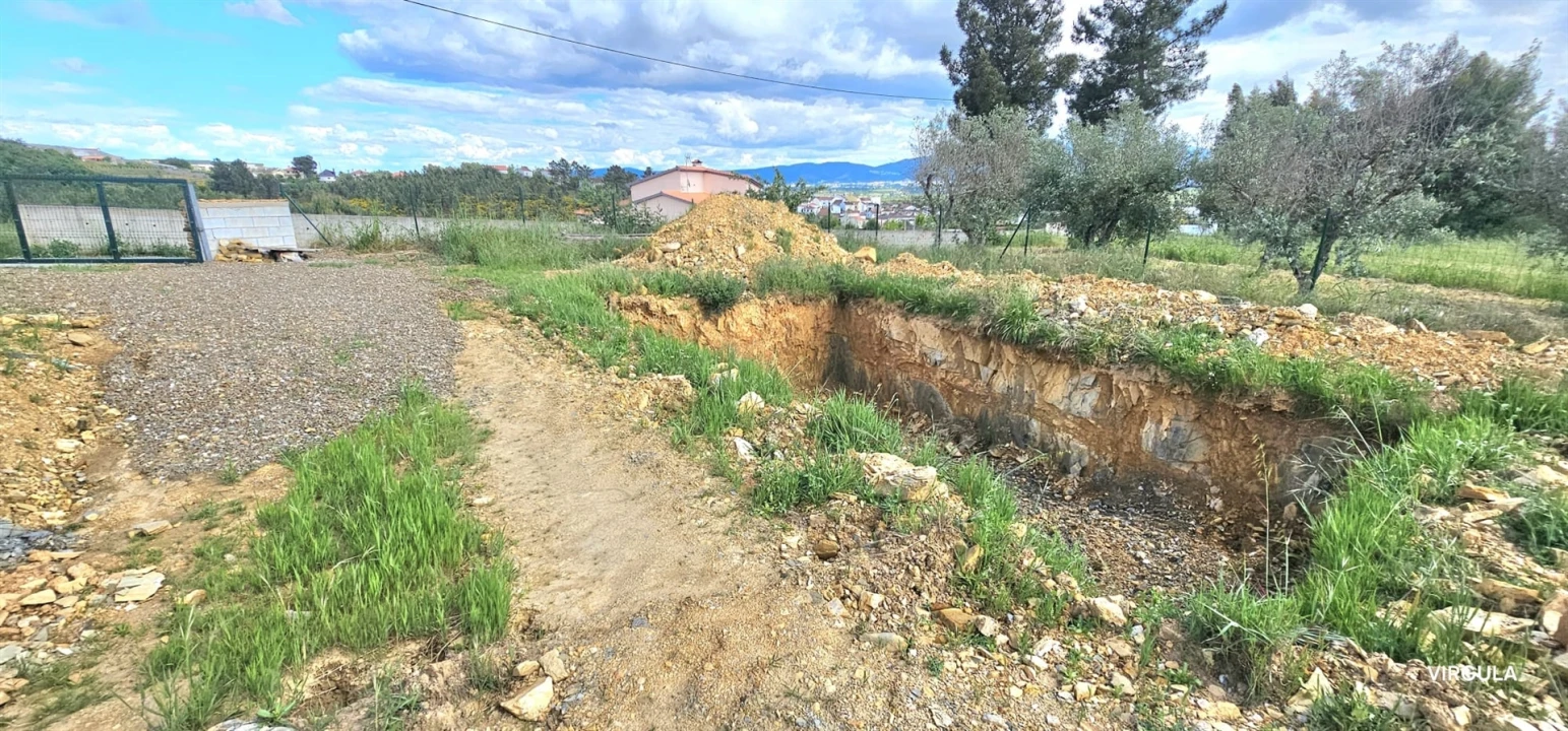 Moradia T1 para Venda em Peso e Vales do Rio Foto 12