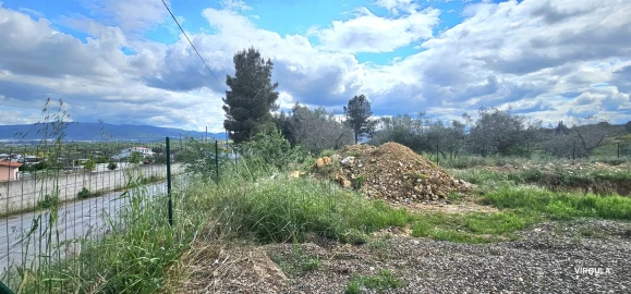 Moradia T1 para Venda em Peso e Vales do Rio