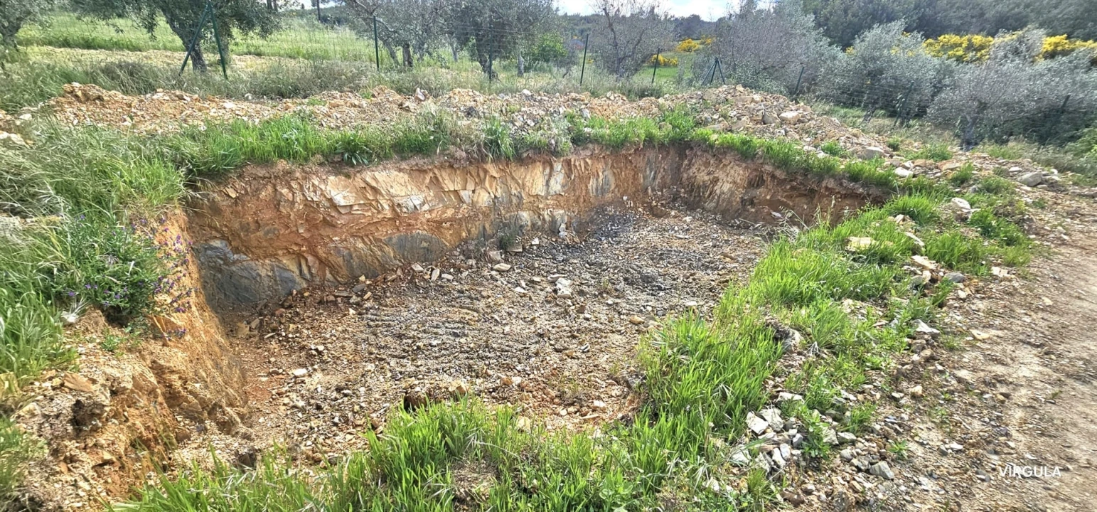 Moradia T1 para Venda em Peso e Vales do Rio Foto 11