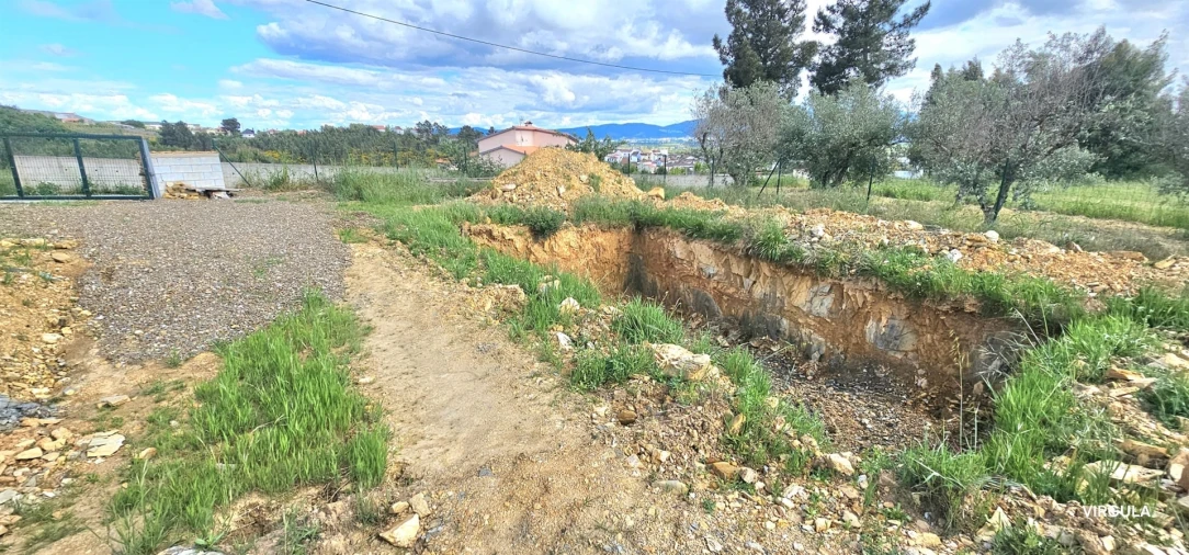 Moradia T1 para Venda em Peso e Vales do Rio Foto 12