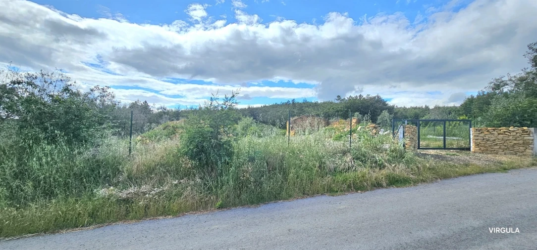 Moradia T1 para Venda em Peso e Vales do Rio Foto 4