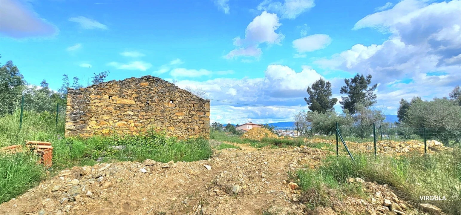 Moradia T1 para Venda em Peso e Vales do Rio Foto 8