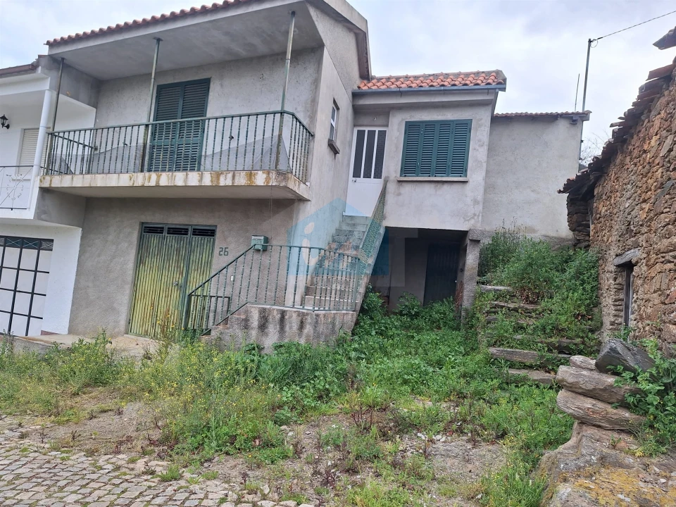 Moradia T2 para Venda em Freixeda e Vila Verde Foto 1