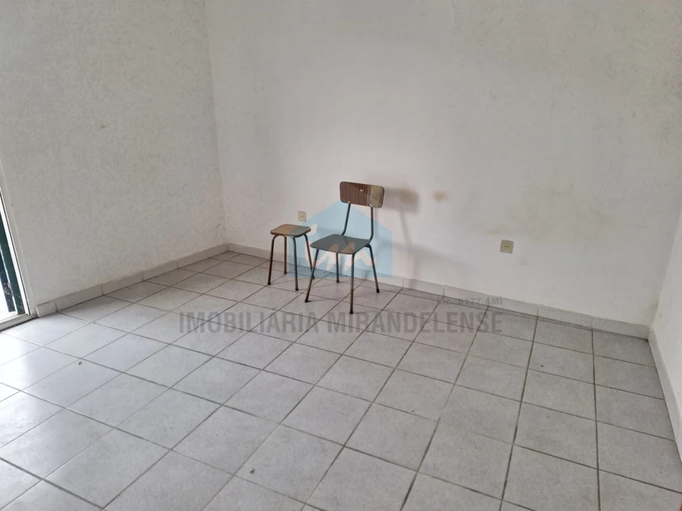 Moradia T2 para Venda em Freixeda e Vila Verde Foto 7