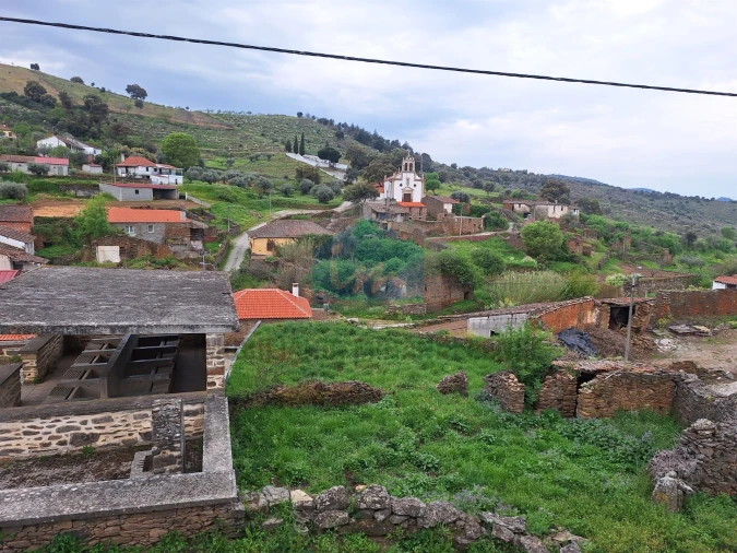 Moradia T2 para Venda em Freixeda e Vila Verde Foto 2