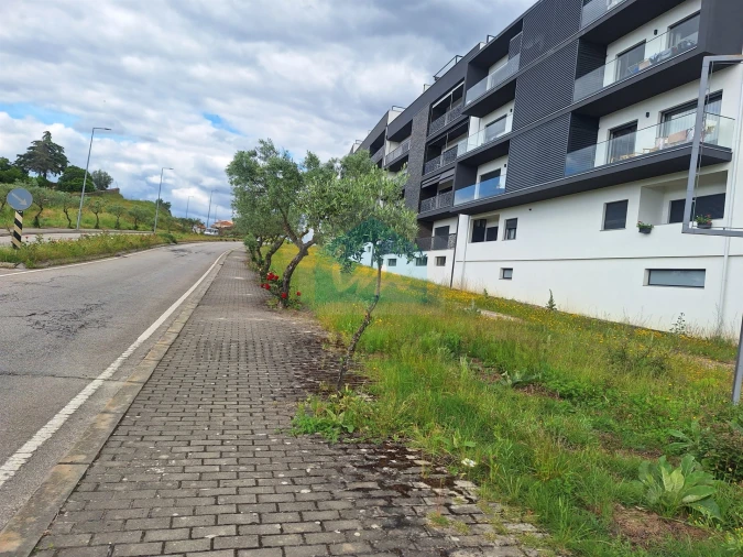 Terreno para Venda em Mirandela Foto 3