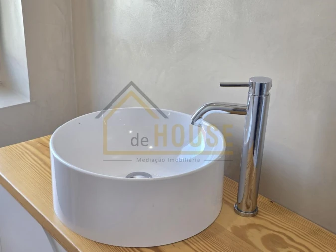 Moradia T3 para Venda em Miragaia e Marteleira Foto 12