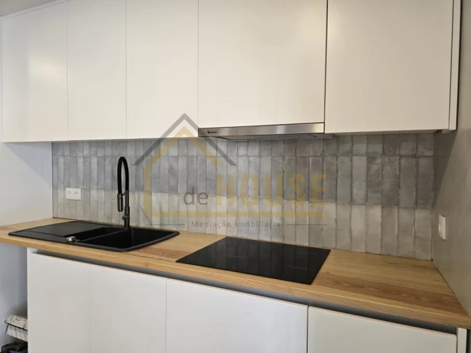 Moradia T3 para Venda em Miragaia e Marteleira Foto 13