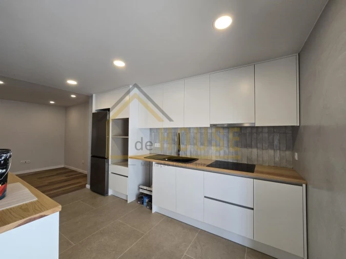 Moradia T3 para Venda em Miragaia e Marteleira Foto 14