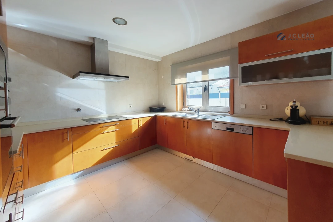 Moradia T4 para Venda em Perafita, Lavra e Santa Cruz do Bispo Foto 1