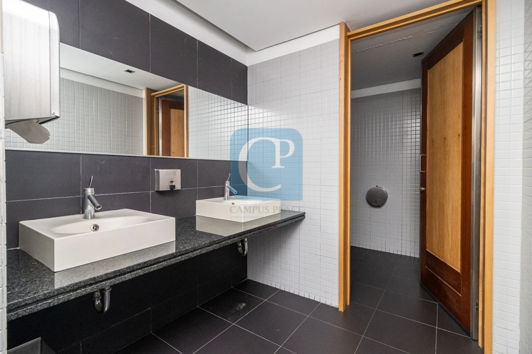 Escritório para Venda em Cedofeita, Santo Ildefonso, Sé, Miragaia, São Nicolau e Vitória Foto 16