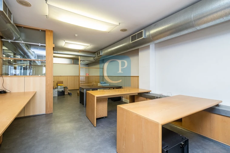 Escritório para Arrendamento em Cedofeita, Santo Ildefonso, Sé, Miragaia, São Nicolau e Vitória Foto 7