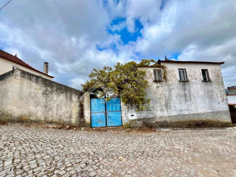 Moradia T2 para Venda em Campelo Foto 1