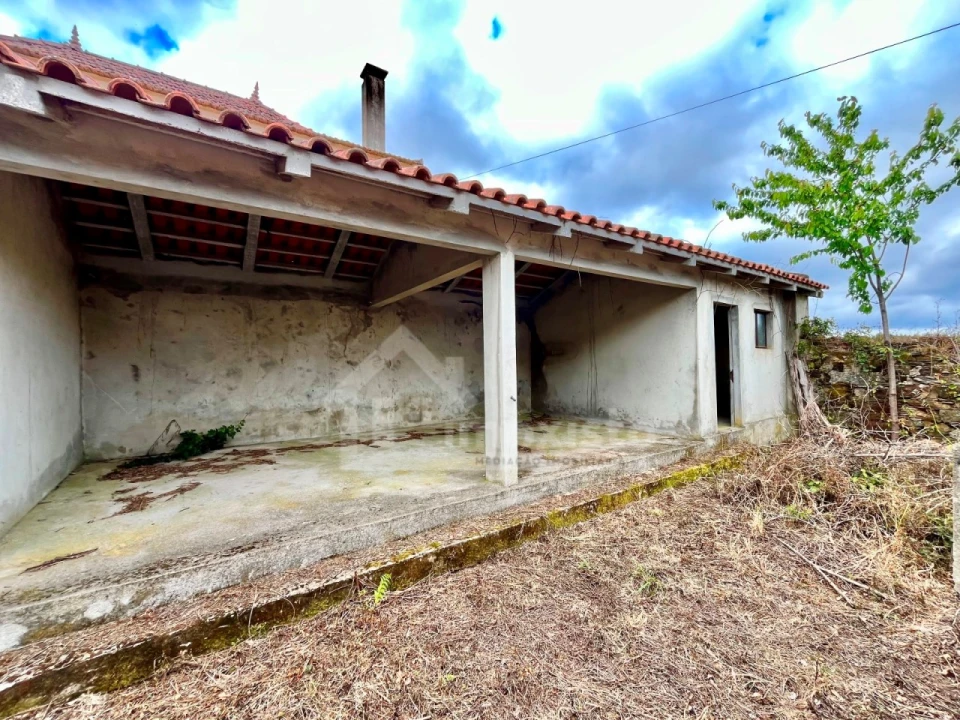 Moradia T2 para Venda em Campelo Foto 7