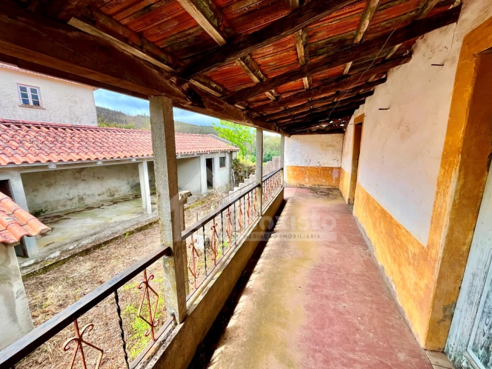 Moradia T2 para Venda em Campelo Foto 19