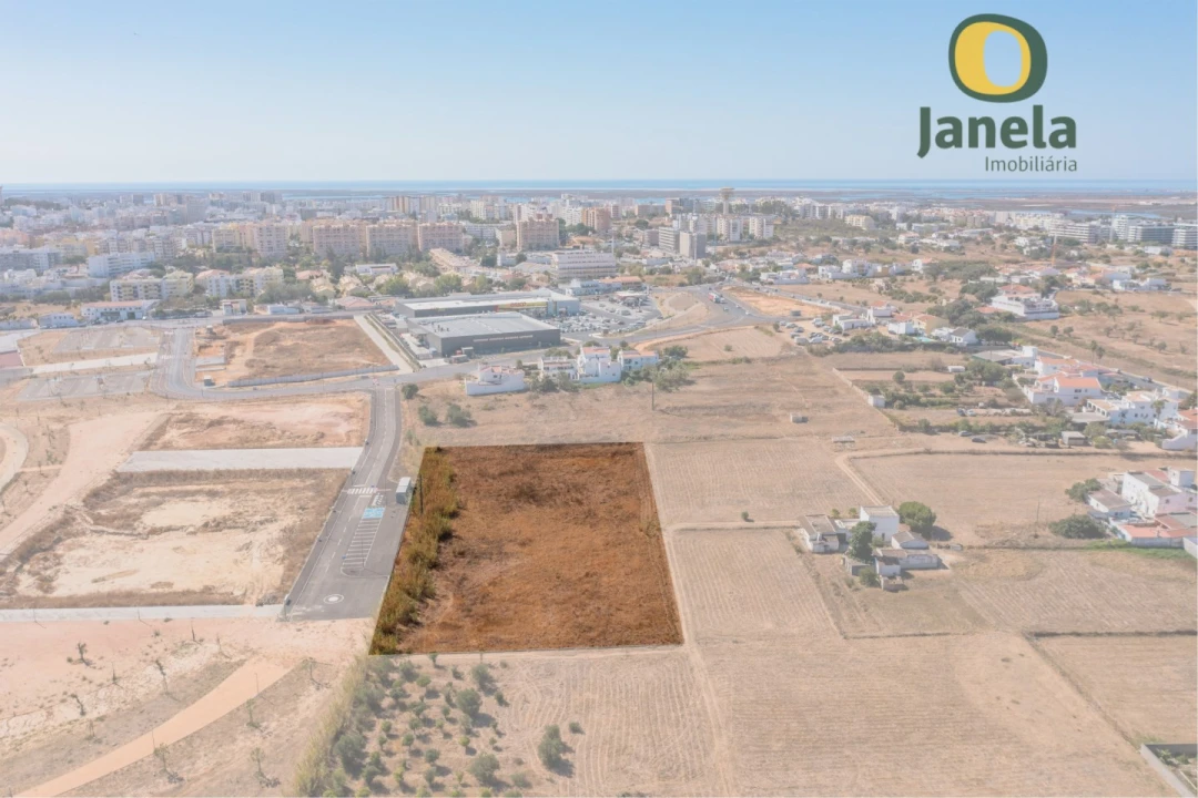 Terreno para Venda em Faro (Sé e São Pedro) Foto 1