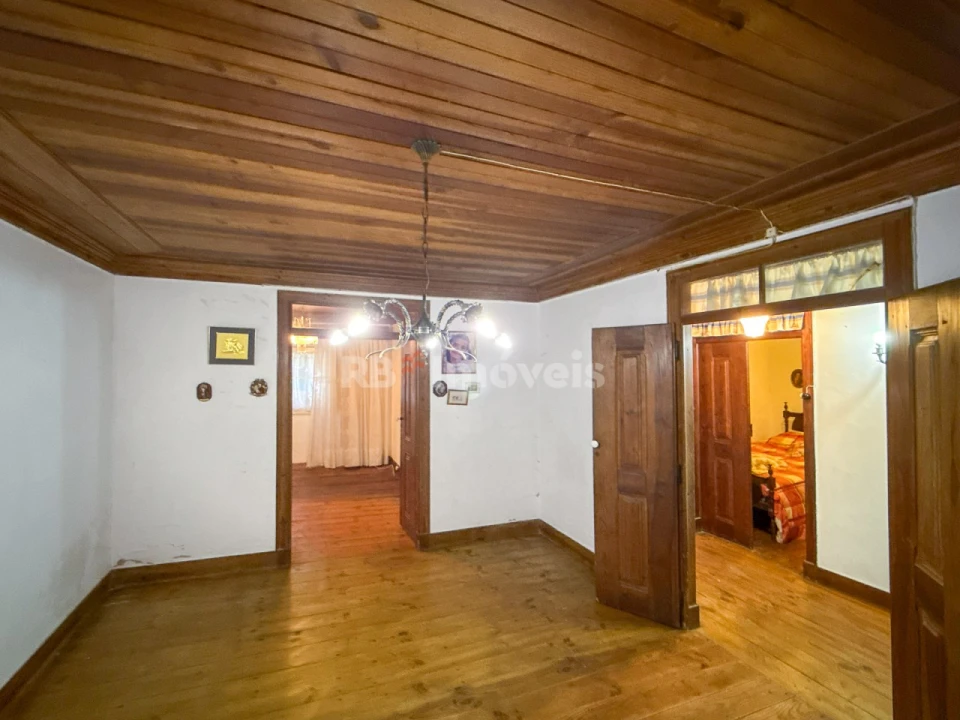 Moradia T4 para Venda em Aguas Belas Foto 4