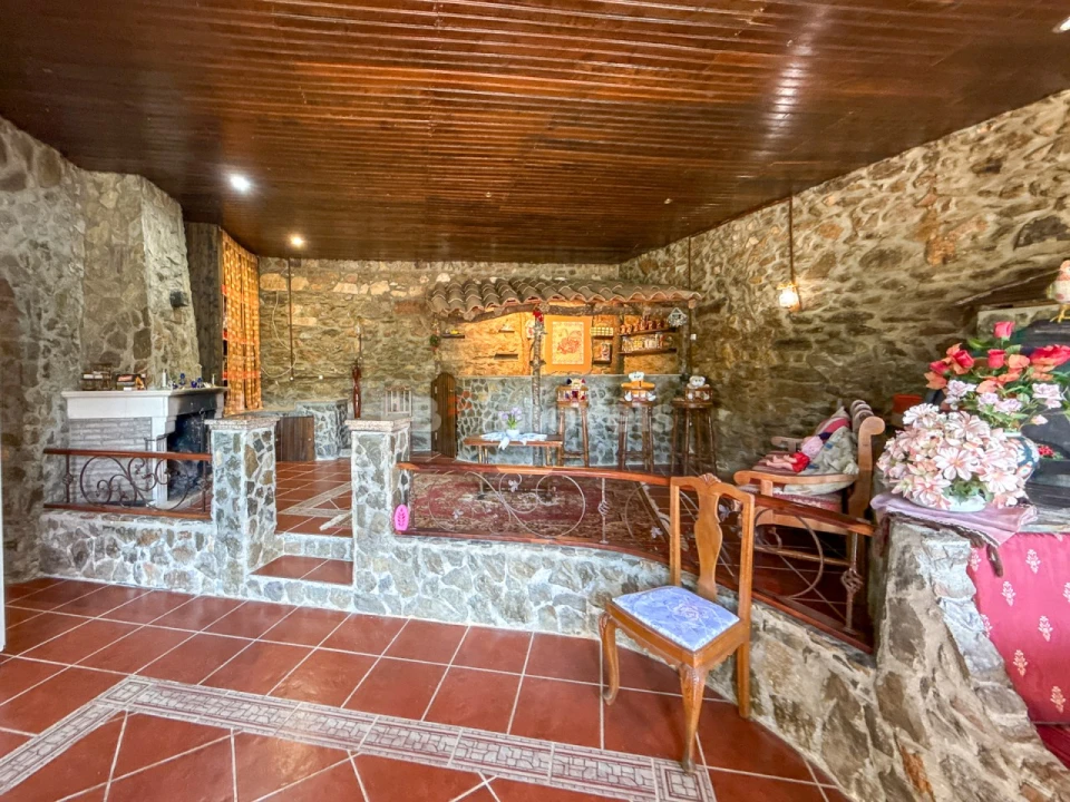 Moradia T4 para Venda em Aguas Belas Foto 46