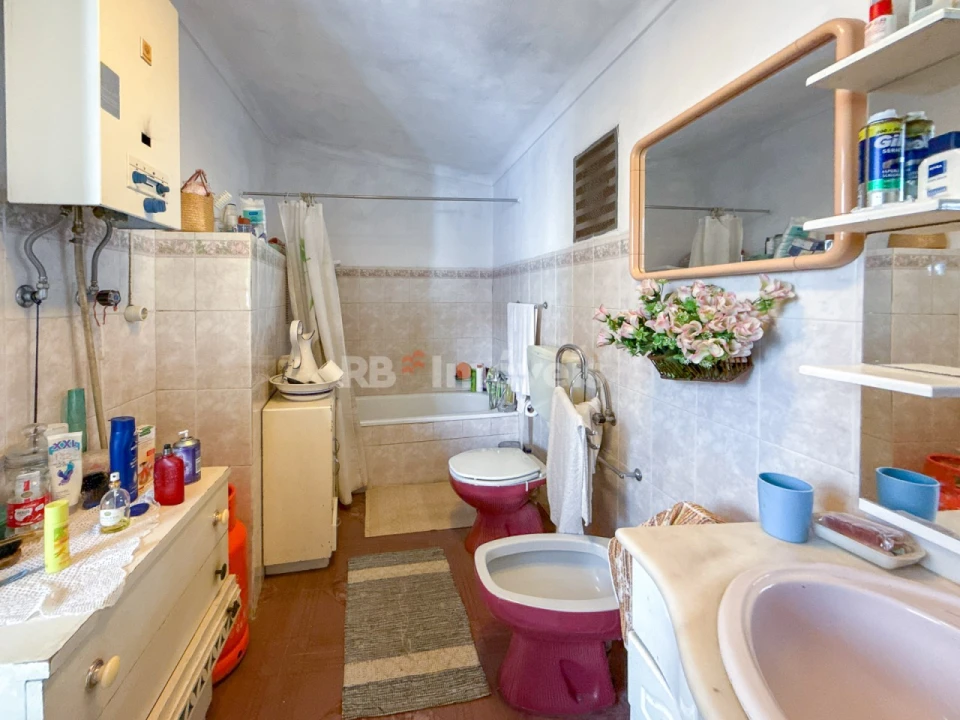 Moradia T4 para Venda em Aguas Belas Foto 36