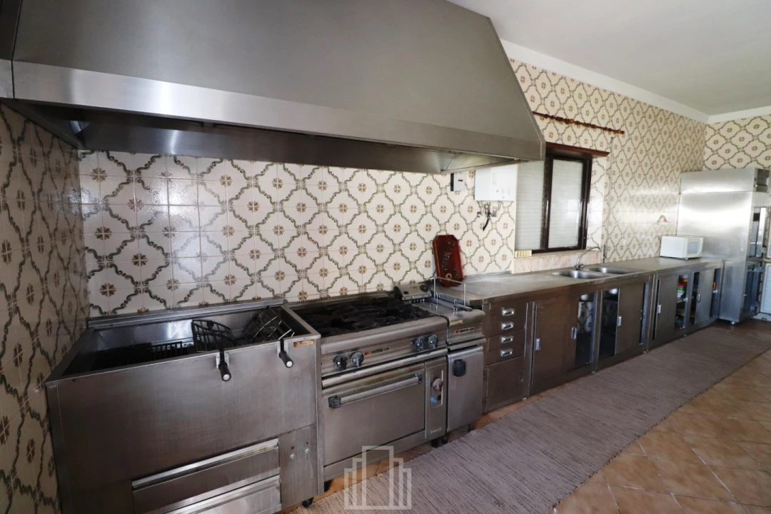 Armazém para Venda em São Miguel do Souto e Mosteirô Foto 10