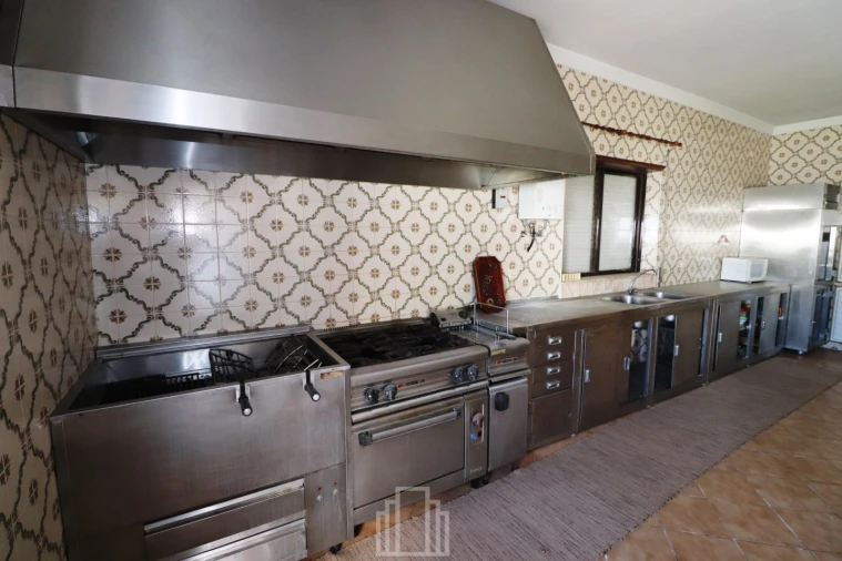 Armazém para Venda em São Miguel do Souto e Mosteirô Foto 10