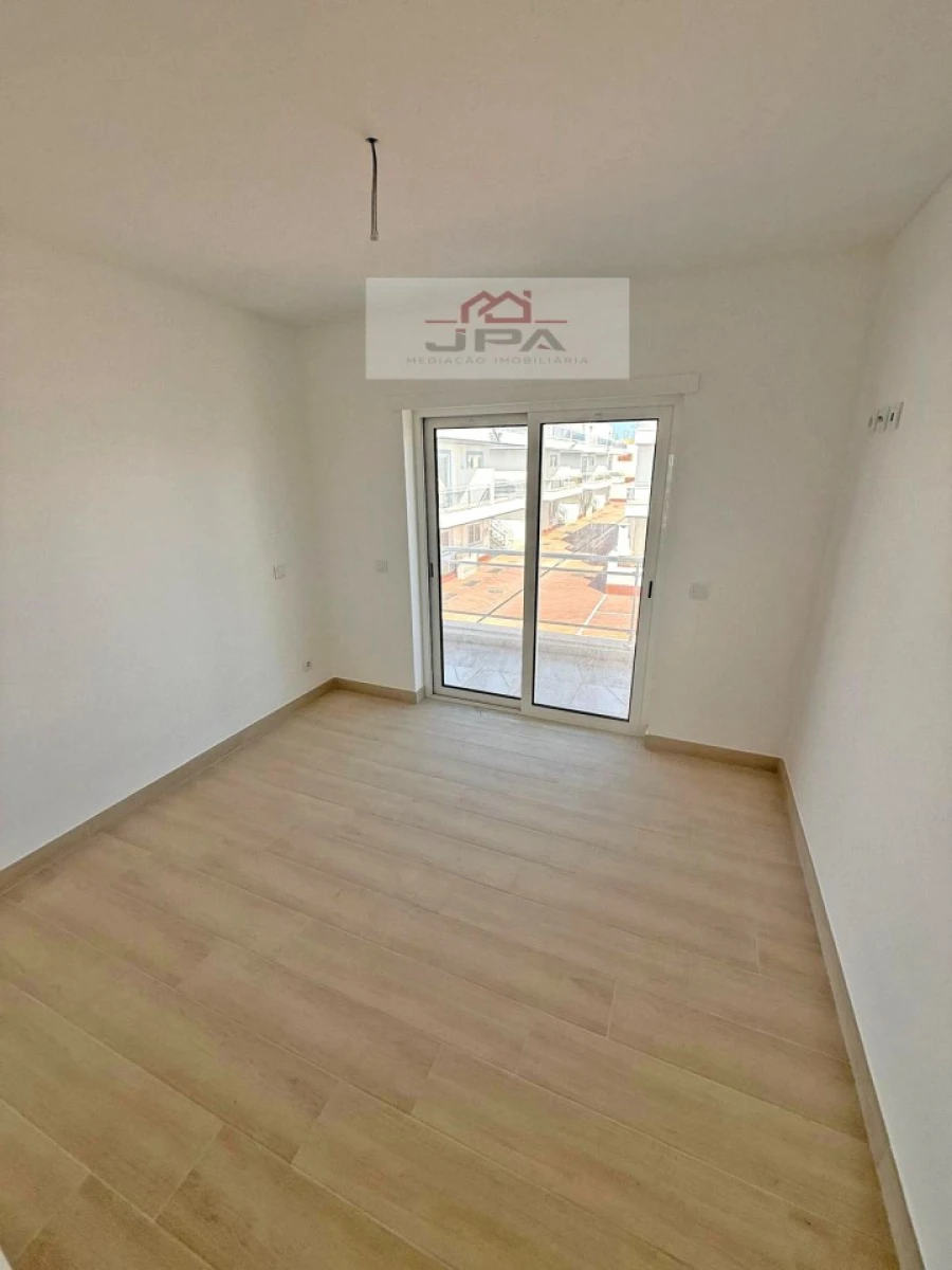 Moradia T4 para Venda em Vila Nova de Cacela Foto 9