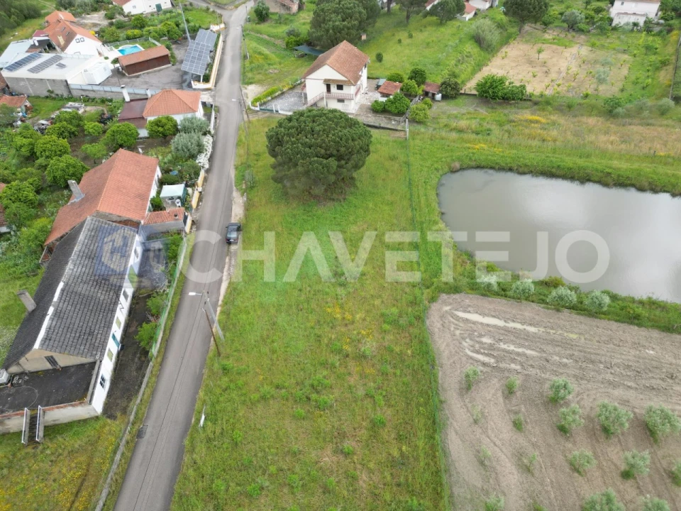 Terreno para Venda em Casais e Alviobeira Foto 3