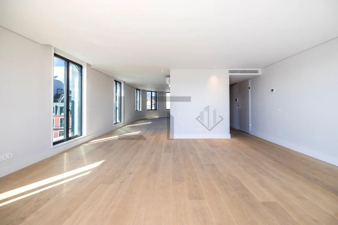 Apartamento T4 para Venda em Santo António Foto 17