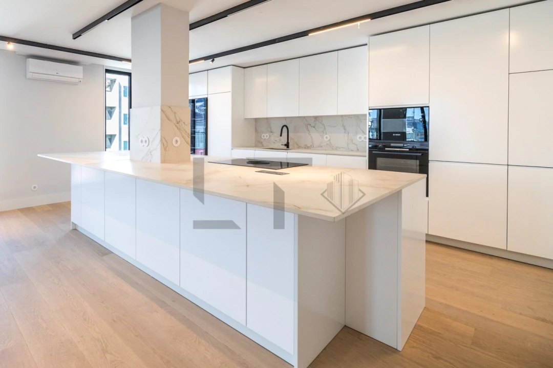 Apartamento T4 para Venda em Santo António Foto 20