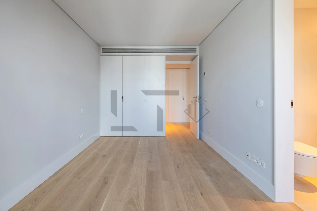 Apartamento T4 para Venda em Santo António Foto 40