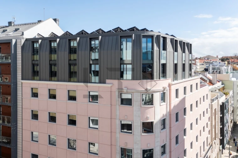 Apartamento T4 para Venda em Santo António Foto 3