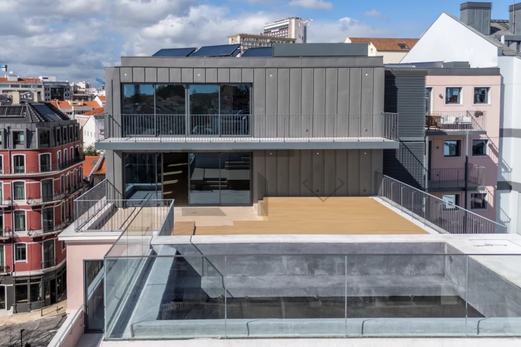 Apartamento T4 para Venda em Santo António Foto 6