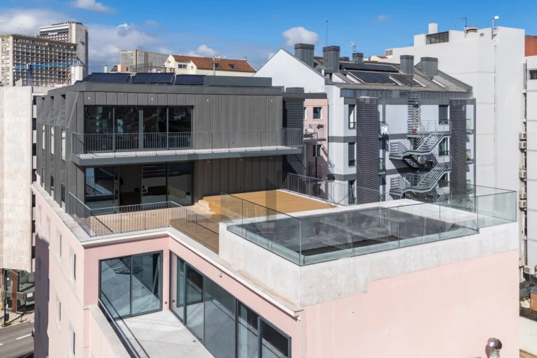 Apartamento T4 para Venda em Santo António Foto 7