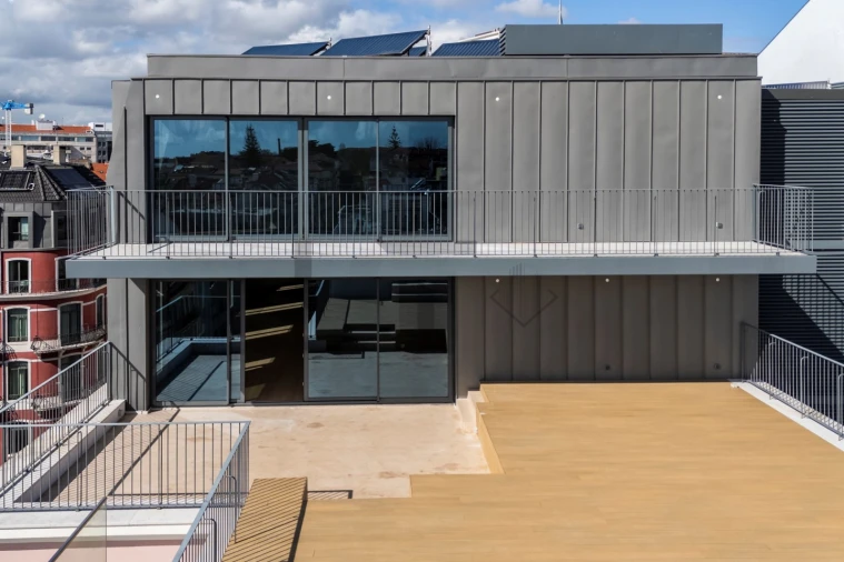 Apartamento T4 para Venda em Santo António Foto 8