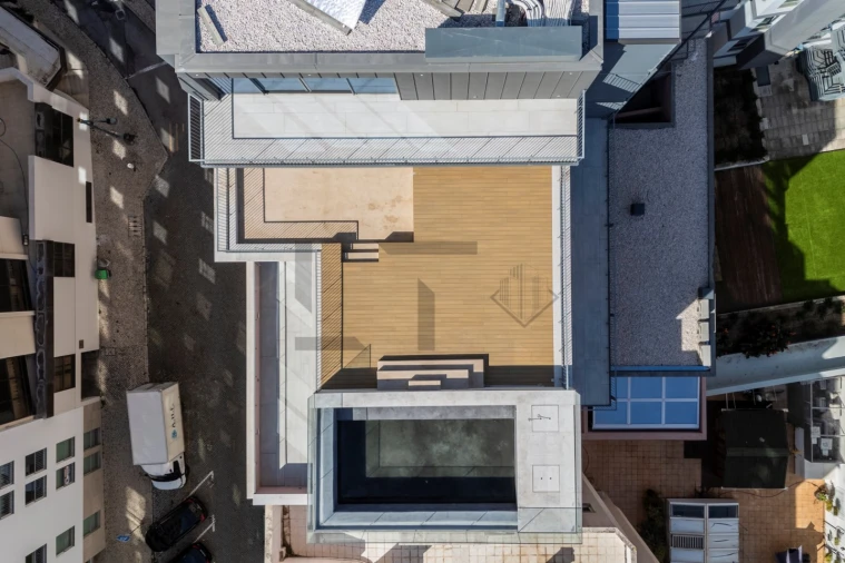 Apartamento T4 para Venda em Santo António Foto 9