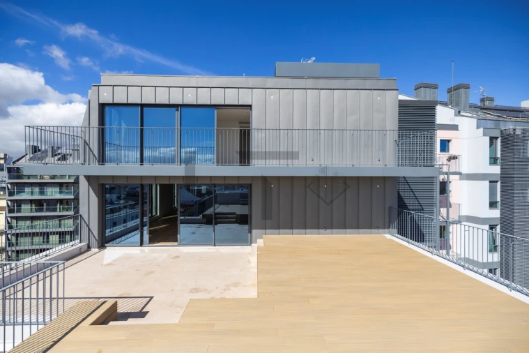 Apartamento T4 para Venda em Santo António Foto 12