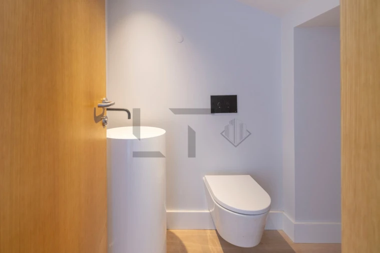 Apartamento T4 para Venda em Santo António Foto 24