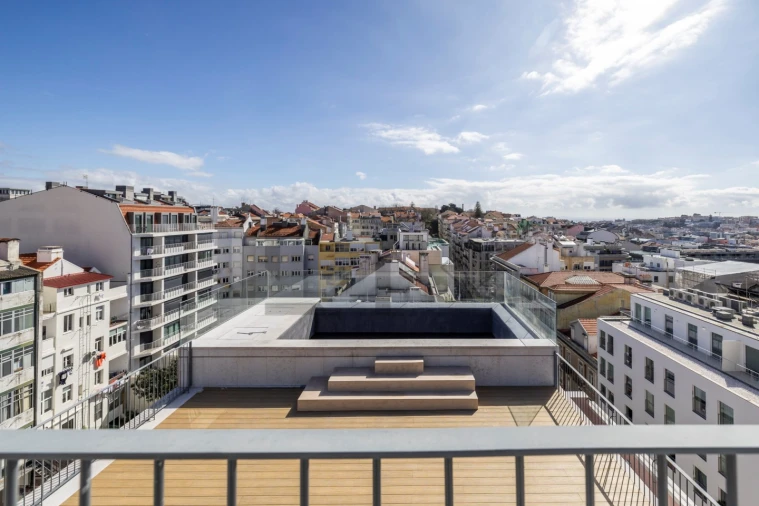 Apartamento T4 para Venda em Santo António Foto 30