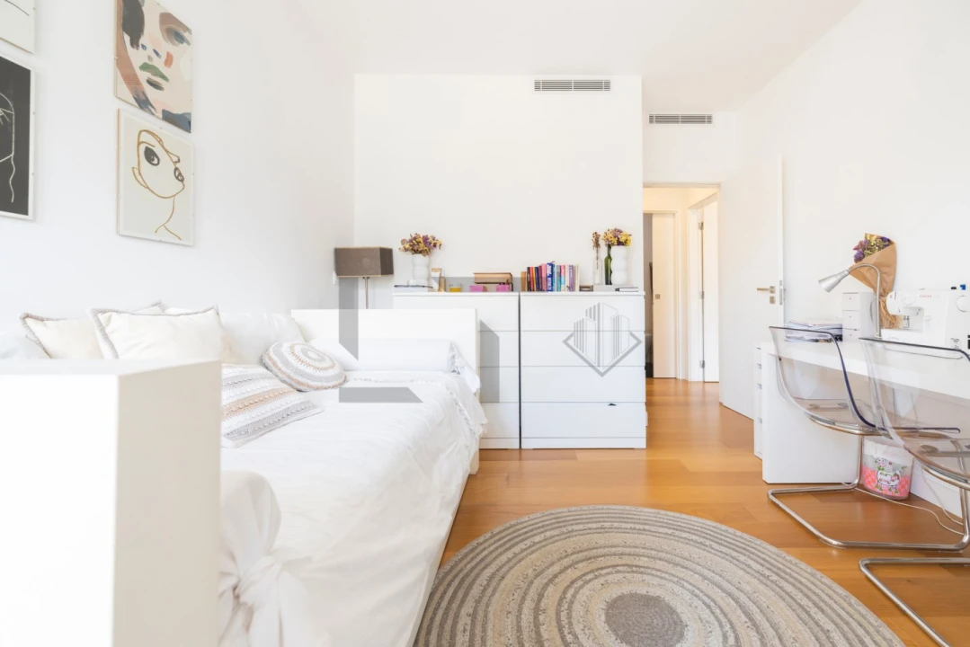 Apartamento T4 para Venda em Santo António Foto 24