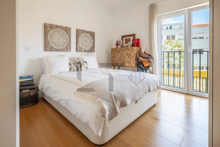 Apartamento T4 para Venda em Santo António Foto 17