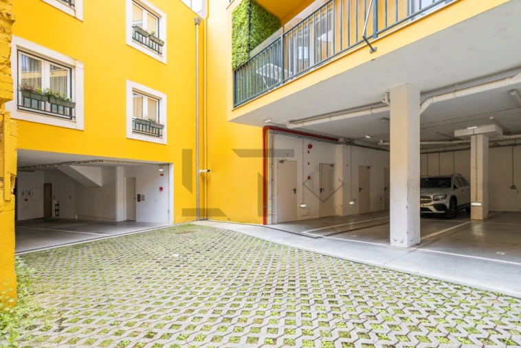 Apartamento T4 para Venda em Santo António Foto 29