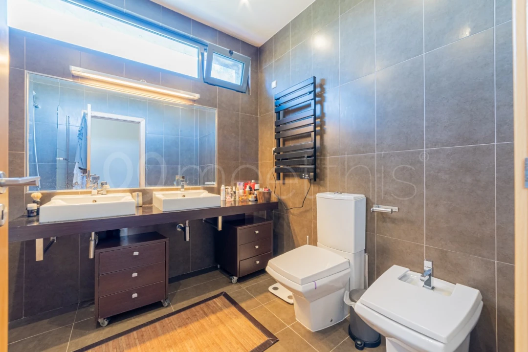 Moradia T4 para Venda em Santa Maria, São Pedro e Matacães Foto 36