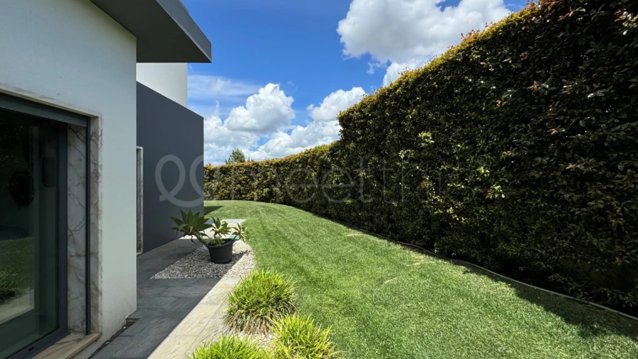 Moradia T4 para Venda em Santa Maria, São Pedro e Matacães Foto 8