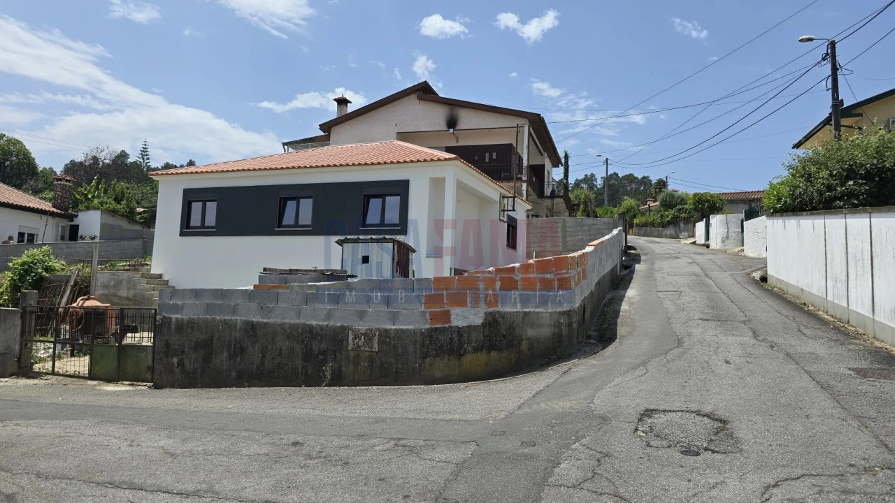 Moradia T3 para Venda em Gondifelos, Cavalões e Outiz Foto 1