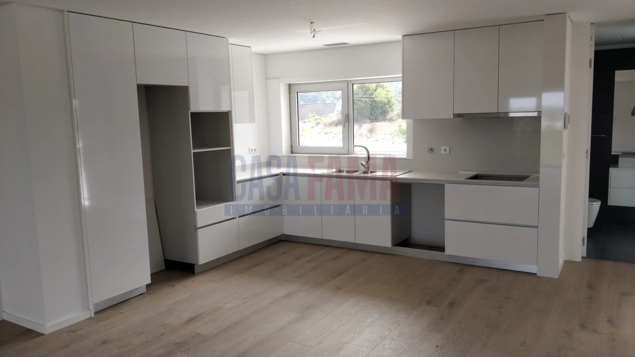 Moradia T3 para Venda em Gondifelos, Cavalões e Outiz Foto 3