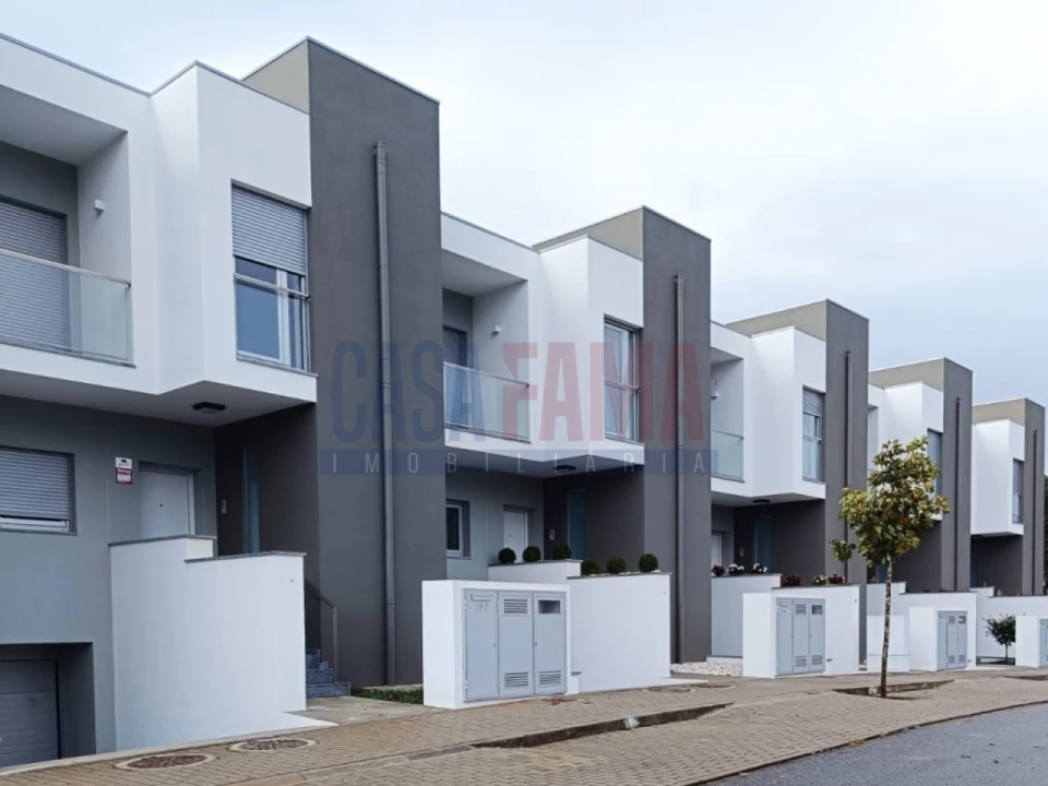 Moradia T3 para Venda em Gondifelos, Cavalões e Outiz Foto 1