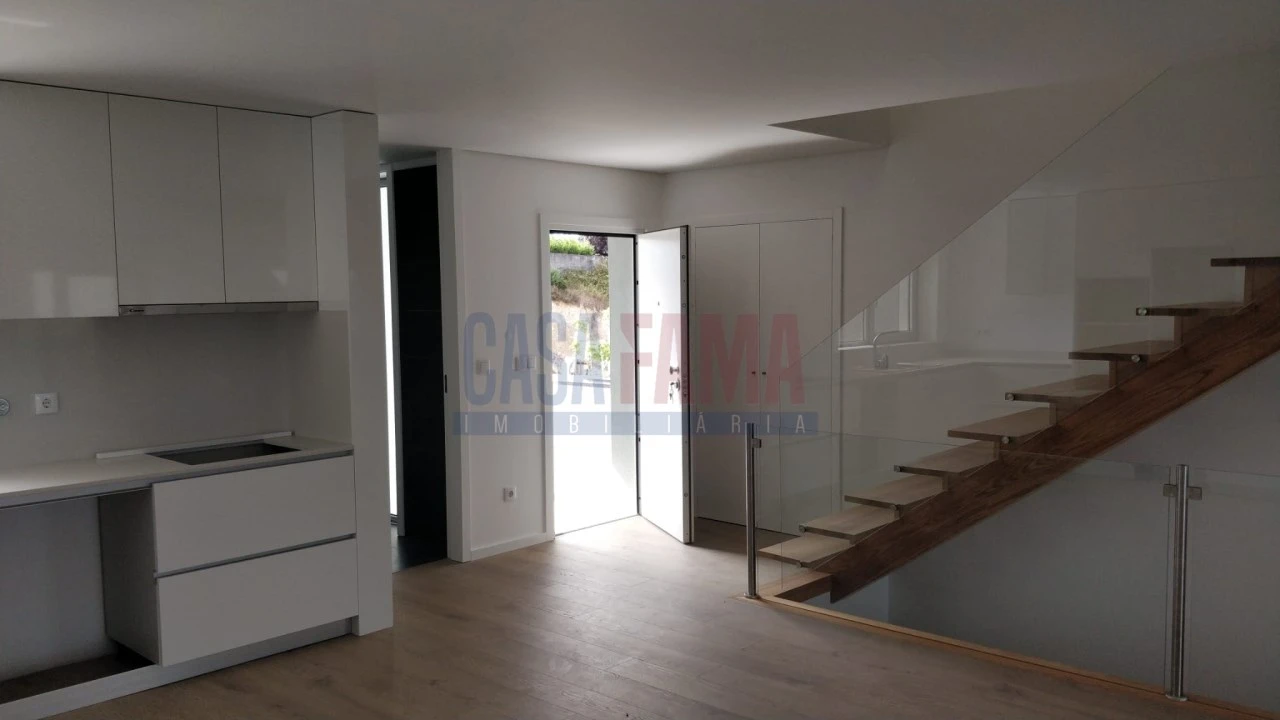 Moradia T3 para Venda em Gondifelos, Cavalões e Outiz Foto 10